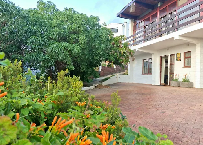 Loft Cottage, Sleeps 2. Central And Cozy!